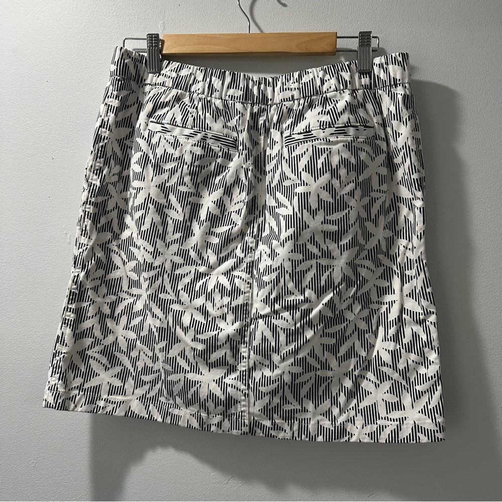 Lands' End black & white floral  Patterned Skirt